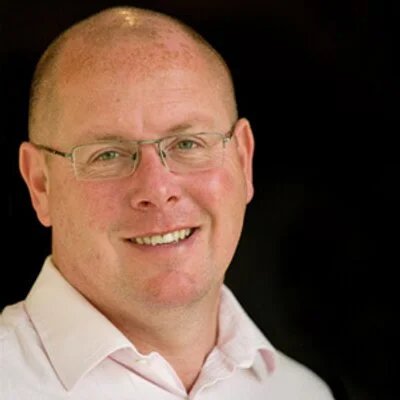 Nick Leeson é um banqueiro Nick Leeson é um banqueiro
