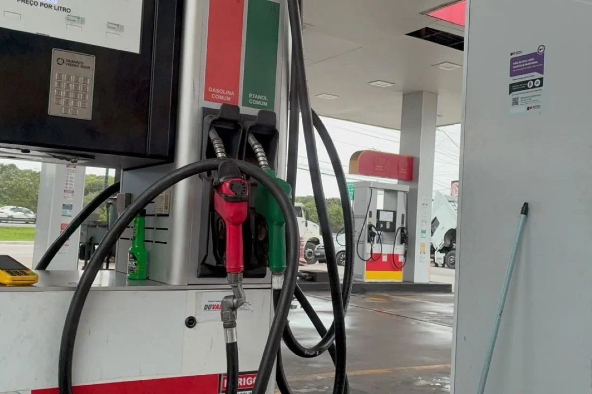 Em destaque: Após Carbono Oculto, 14 de 25 postos seguem abertos de forma irregular