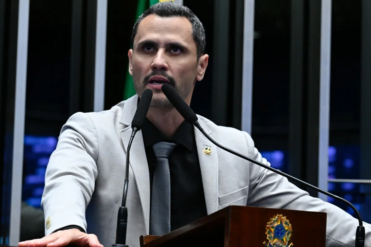 Cleitinho volta ao centro do debate na temporada