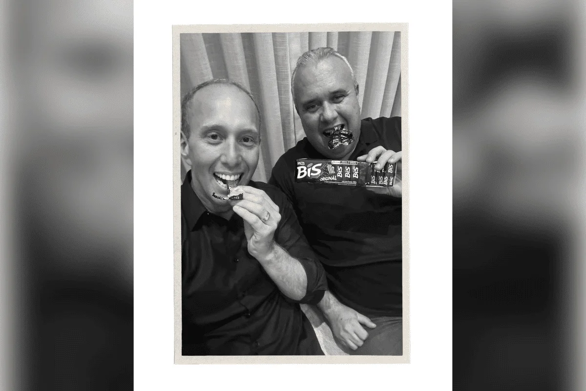 O vídeo reúne fotos e registros da infância de Rodrigo e Weber ao lado de outros familiares O vídeo reúne fotos e registros da infância de Rodrigo e Weber ao lado de outros familiares