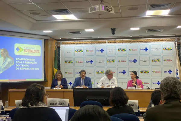 Atendimento do SUS na rede privada começa em agosto, anuncia governo - Metrópoles