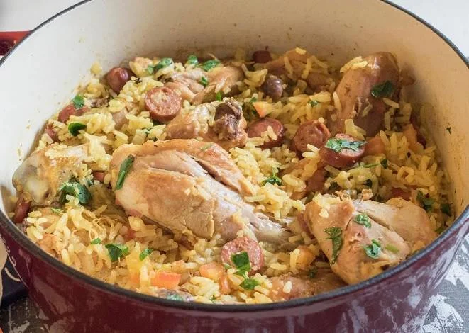 <strong>Galinhada Cremosa: </strong>Receita querida dos brasileiros, leva arroz, bacon e frango. Consegue imaginar uma combinação deliciosa? Confira o <a href="https://br.pinterest.com/pin/353954851953226794/">modo de preparo</a> <strong>Galinhada Cremosa: </strong>Receita querida dos brasileiros, leva arroz, bacon e frango. Consegue imaginar uma combinação deliciosa? Confira o <a href="https://br.pinterest.com/pin/353954851953226794/">modo de preparo</a>