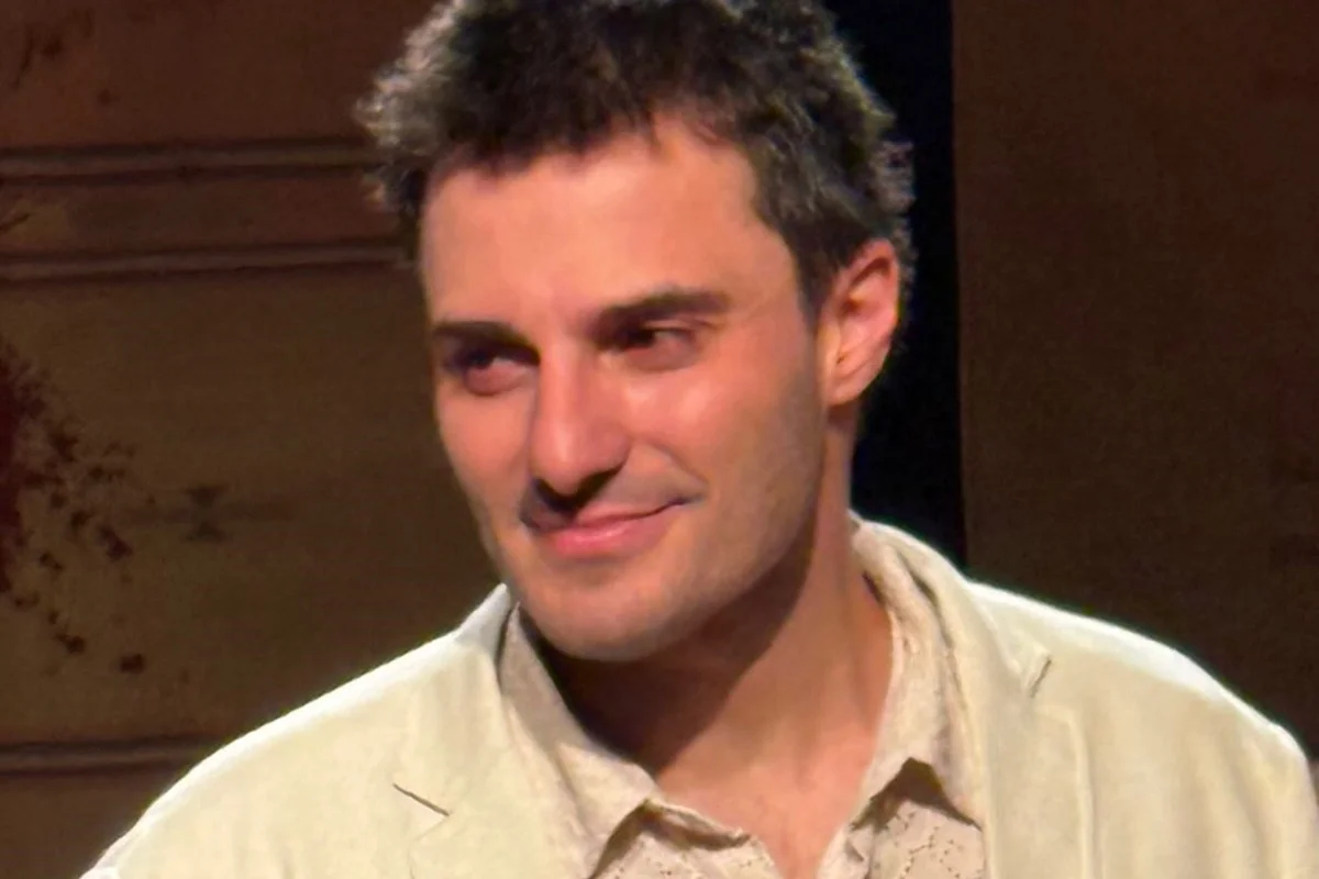 Hugo Bonèmer é clicado durante peça Hugo Bonèmer é clicado durante peça