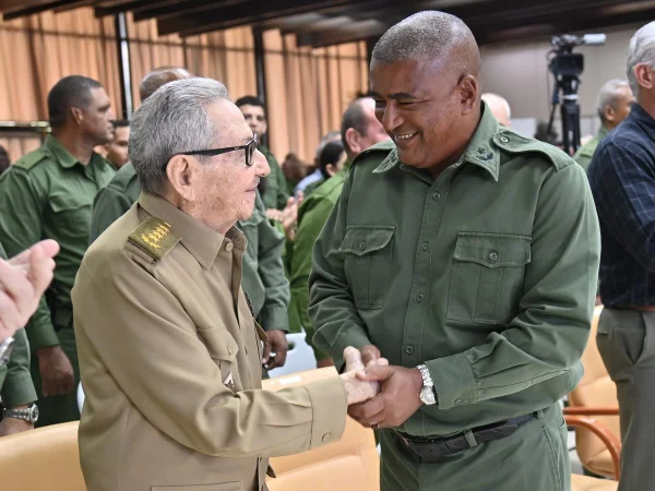 Raúl Castro participa de evento em Cuba após rumores sobre sua saúde - destaque galeria Raúl Castro participa de evento em Cuba após rumores sobre sua saúde - destaque galeria