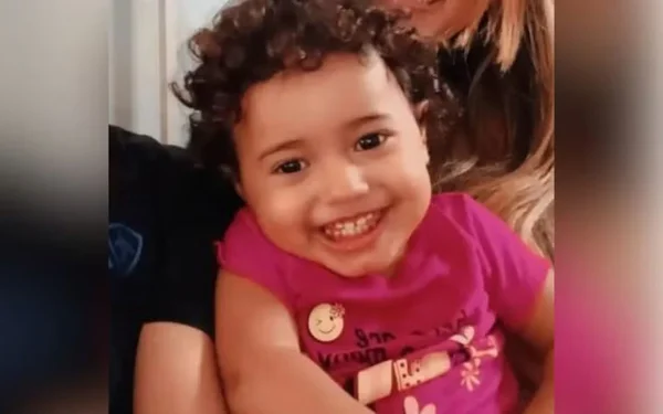 menina sorrindo