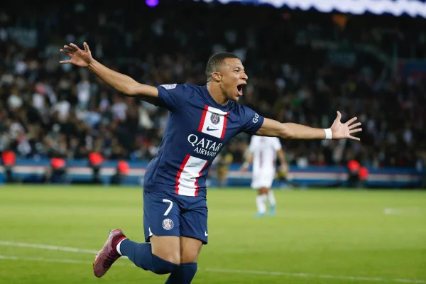 Mbappé sai do banco e garante vitória do PSG sobre o Nice
