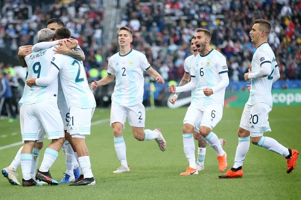 Sem Messi em grande parte do jogo, Argentina garante 3º lugar na Copa