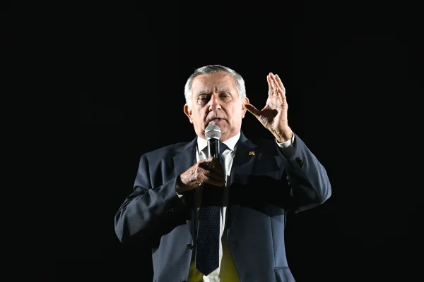 Imagem colorida do senador Senador Izalci Lucas participou da vigília realizada por apoiadores do ex-presidente Jair Bolsonaro Metropoles 3