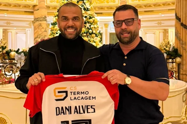 Meses após absolvição, Daniel Alves investe em clube português. Veja