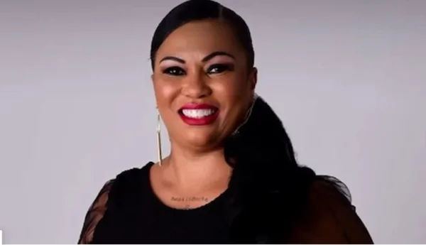 mulher sorrindo