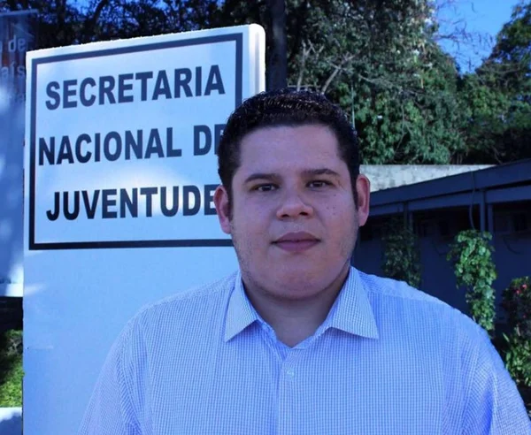 “‘Menino veste azul’ é metáfora sobre o que é natural”, diz secretária