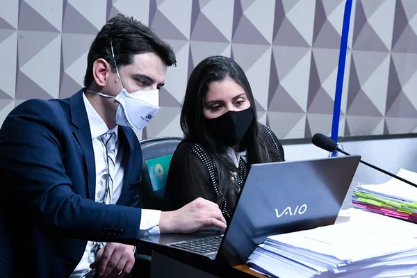 Bruna Morato presta depoimento à CPI
