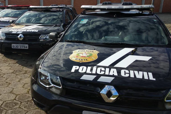 Menina aborda policial durante ação e denuncia estupros do pai em SC