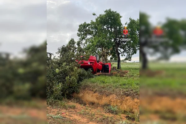 Rodovia do medo: carro capota no mesmo lugar em que ônibus bateu em guincho