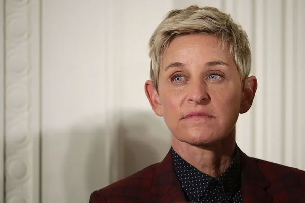 Ellen DeGeneres diz ter sido vítima de abuso sexual pelo padrasto