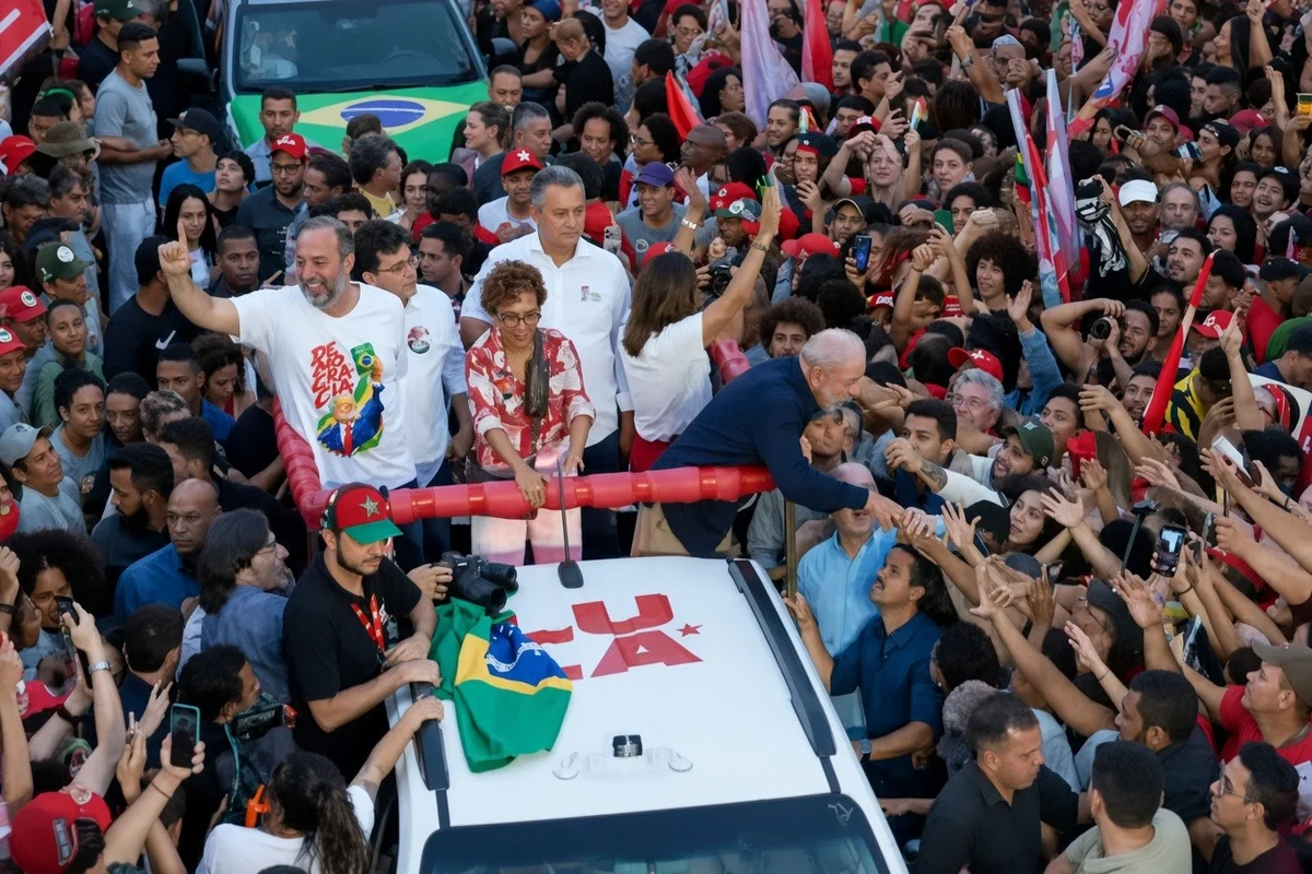 Lula faz caminhada em BH nesta quarta-feira (21/10) Lula faz caminhada em BH nesta quarta-feira (21/10)