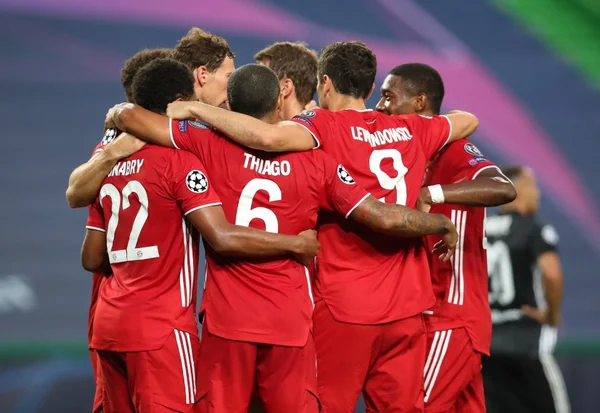 Bayern vence Lyon por 3 x 0 e enfrenta o PSG em sua nona final europeia