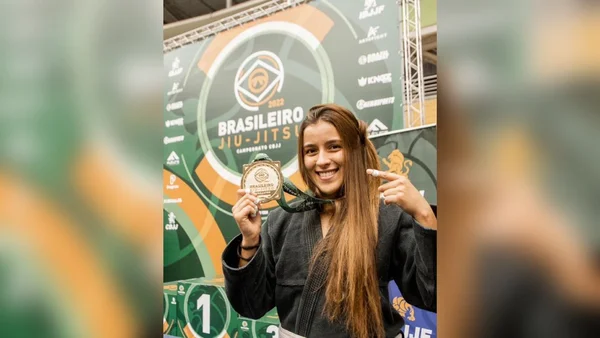 Jiu-jítsu: Lutadora de Brasília faz rifa para competir na Califórnia