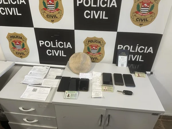 Material usado para aplicar golpe do bilhete premiado