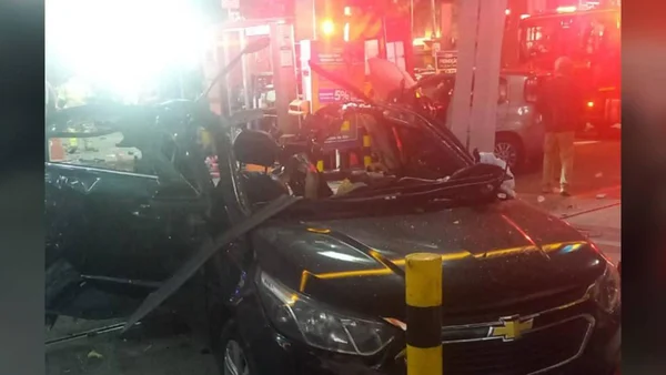 Carro explode em posto de gasolina do Rio de Janeiro