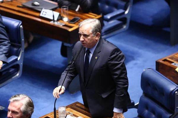 Senador pelo DF, Izalci lamenta morte de Maguito: “Mais uma vida ceifada”