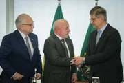 Com Fachin e Gonet, Lula fala em discussão profunda sobre reforma do Judiciário ano que vem Com Fachin e Gonet, Lula fala em discussão profunda sobre reforma do Judiciário ano que vem