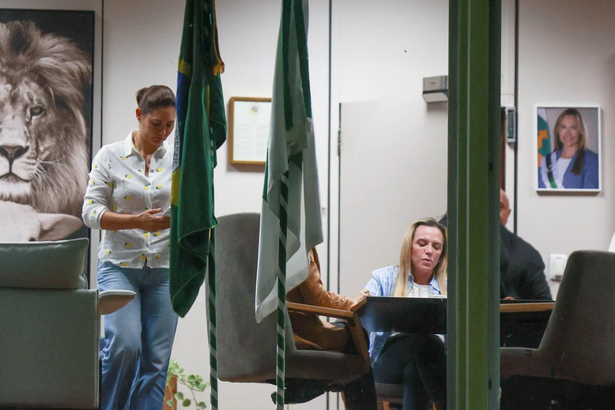 Michelle ameaçou se desfiliar do PL, mas foi demovida por Damares e Celina - imagem 2 Michelle ameaçou se desfiliar do PL, mas foi demovida por Damares e Celina - imagem 2