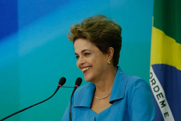 Dez vezes em que Dilma Rousseff cometeu gafes em discursos