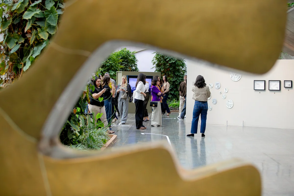 Visita mediada na exposição Constelações Contemporâneas Visita mediada na exposição Constelações Contemporâneas