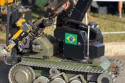 Além disso, as crianças poderão fazer atividades interativas como passeio a cavalo, pista de cordas e pista de orientação, todas fazem parte do cotidiano militar. Além disso, as crianças poderão fazer atividades interativas como passeio a cavalo, pista de cordas e pista de orientação, todas fazem parte do cotidiano militar.