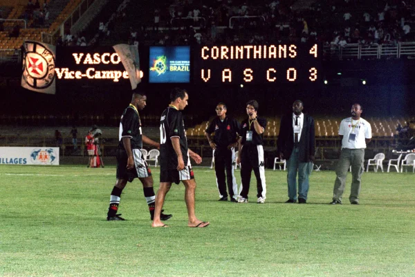 Foto colorida de Vasco x Corinthians, em 2000 - Metrópoles