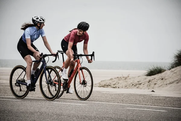 Correr ou pedalar: qual exercício emagrece mais?
