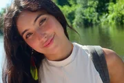 Vanessa Lopes posa para as redes sociais durante viagem