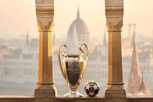 Bola da final da Champions League 2025/26 é revelada; veja fotos