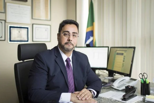 Juiz Marcelo Bretas, da Lava Jato no RJ, afirma que teve o celular clonado