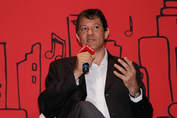 Fernando Haddad, prefeito de São Paulo, diz que fica no PT “com orgulho”