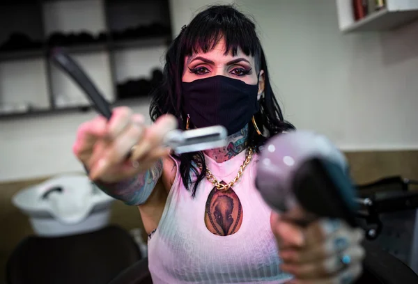 Luana de Freitas, a Lua Barber Girl