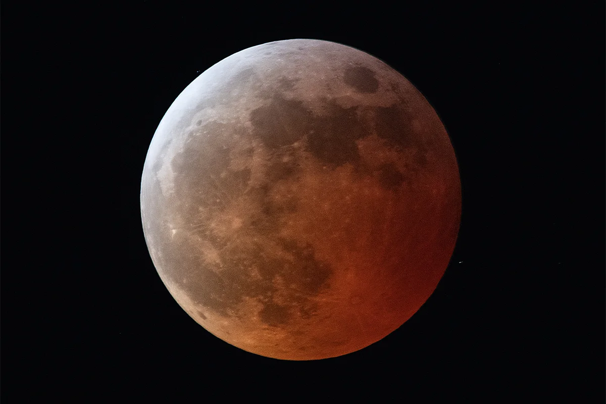 Eclipse lunar: fenômeno da Lua avermelhada será visível no Brasil