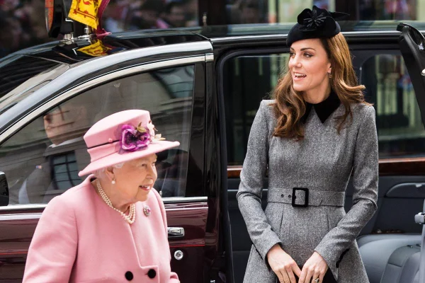 Rainha detesta hábito peculiar de Kate Middleton com os três filhos