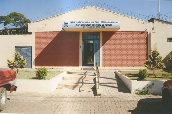 Homem é preso por dirigir bêbado, fugir de cueca e morder PM