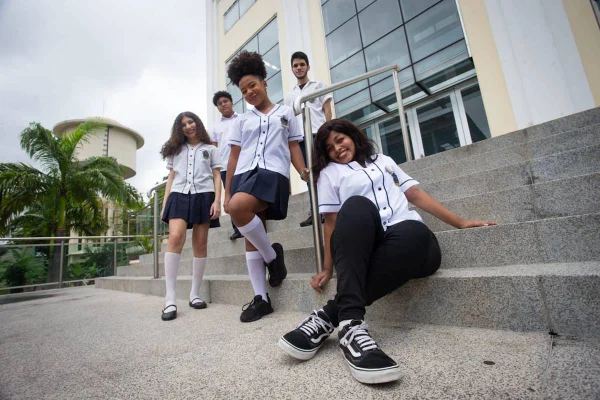 Alunos de Realengo (RJ) fazem vaquinha para estudar em Harvard