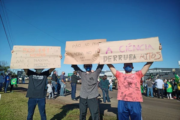 Manifestantes anti-Bolsonaro são ameaçados: “Do tipo de vocês, têm que matar tudo”