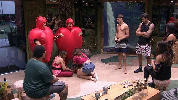BBB20: Guilherme indica Pyong e Manu para castigo com algemas