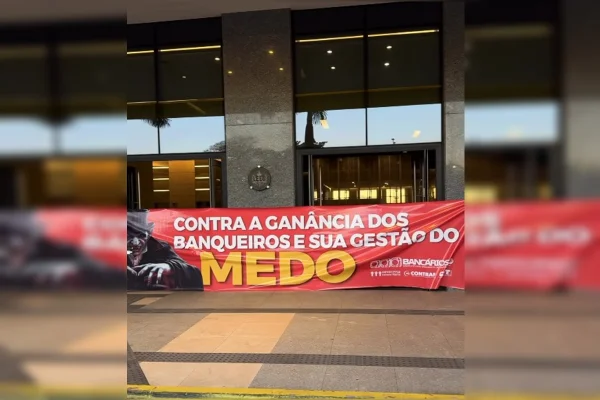 Bancários do DF aderem à paralisação nacional por reajuste salarial
