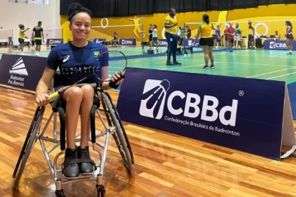 Em Paris, atleta do DF será primeira brasileira no parabadminton