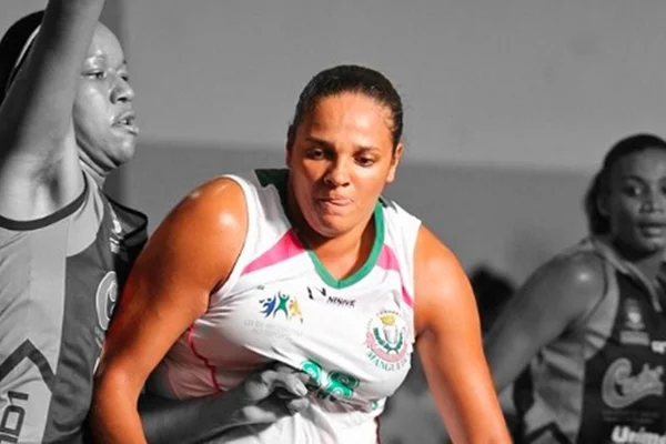 Kelly Cota em atividade
