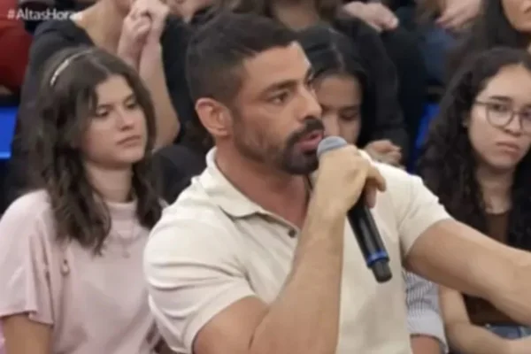 "Difícil", desabafa Cauã Reymond sobre bullying pela mãe ter tido HIV - Metrópoles