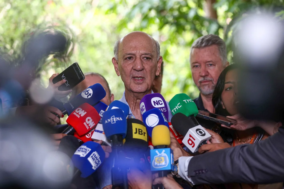 Arruda disse que, apesar de ser contrário à decisão do TSE, respeita a Justiça Arruda disse que, apesar de ser contrário à decisão do TSE, respeita a Justiça