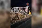 Devido ao derramamento de combustível na pista, o trânsito na BR-020 teve que ser completamente interditado nos dois sentidos Devido ao derramamento de combustível na pista, o trânsito na BR-020 teve que ser completamente interditado nos dois sentidos