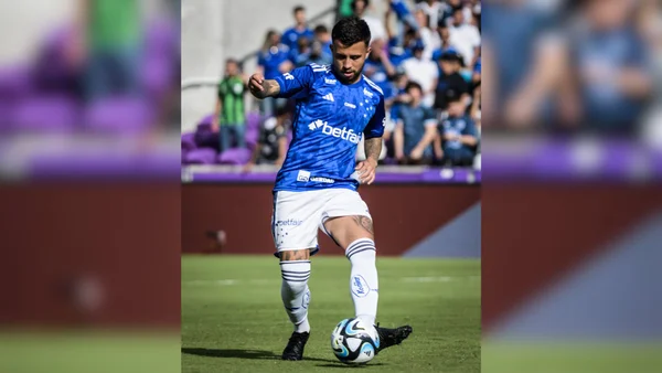 Foto colorida do volante Matheus Henrique, do Cruzeiro - Metrópoles